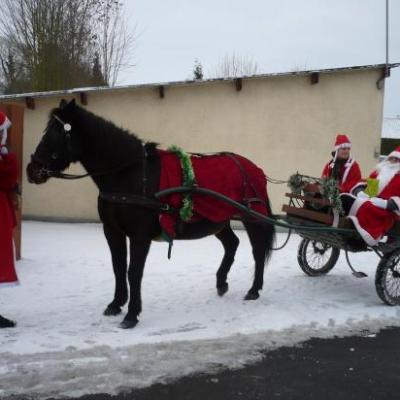 Père Noel en charette - 19 12 2009